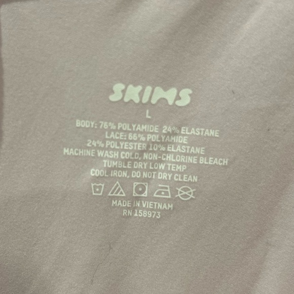 Skims NEW Fits everyone lace slip dress size: large color: cherry blossom tonal - Picture 5 of 7